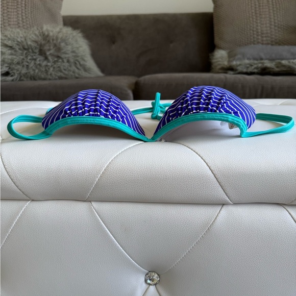 Blue and White Striped Padded Push Up Bikini Top Size Large - Picture 4 of 8